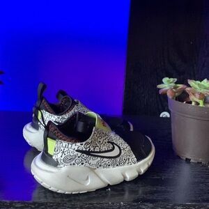 Very unique toddler, Nike shoes size 6